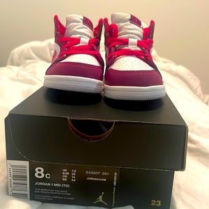 Nike Jordan Girl size 8